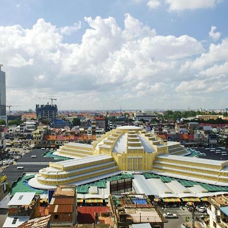 Le President Hotel Phnom Penh Exterior photo