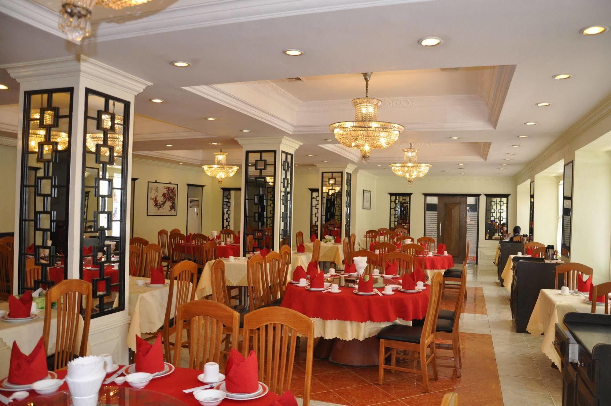 Le President Hotel Phnom Penh Exterior photo